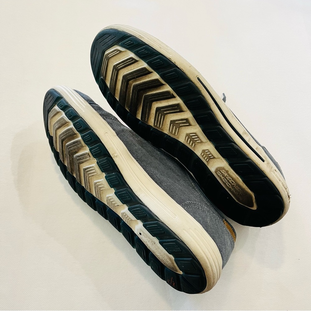 ❣️MOVING SALE❣️Skechers Men’s Denim Classic Fit Air-Cooled Memory Foam Shoes - Picture 7 of 7